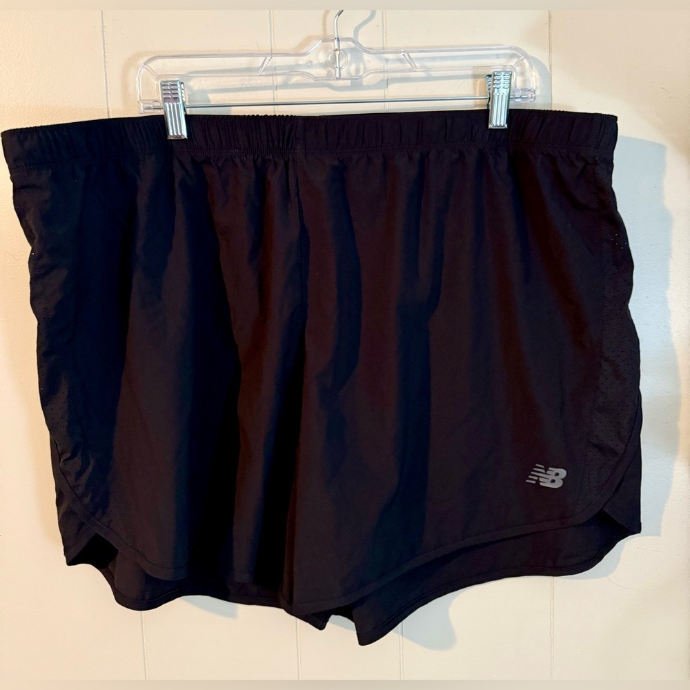 New Balance Women's Black Athletic Shorts, Size 2X